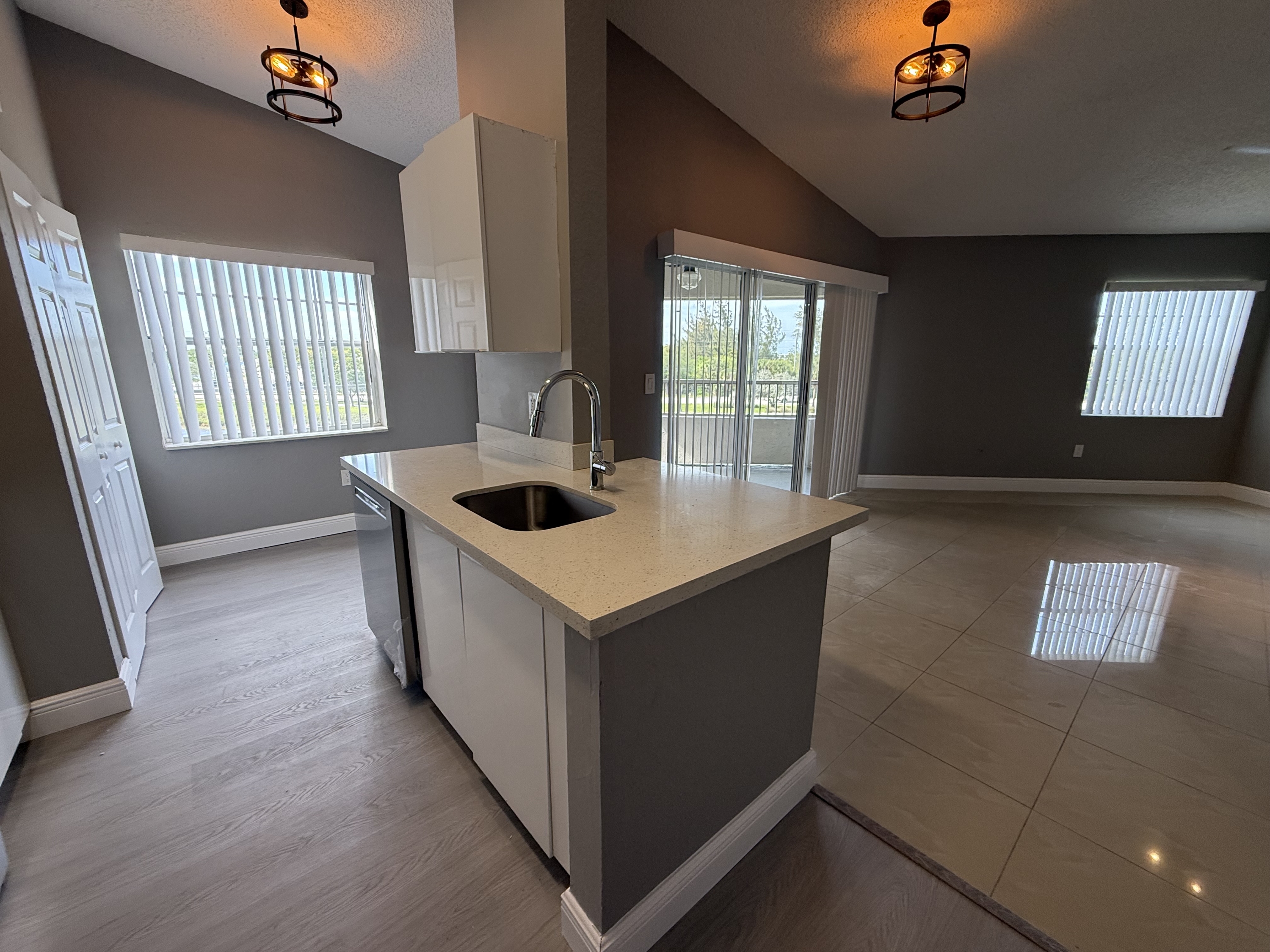 2851 N Oakland Forest Dr